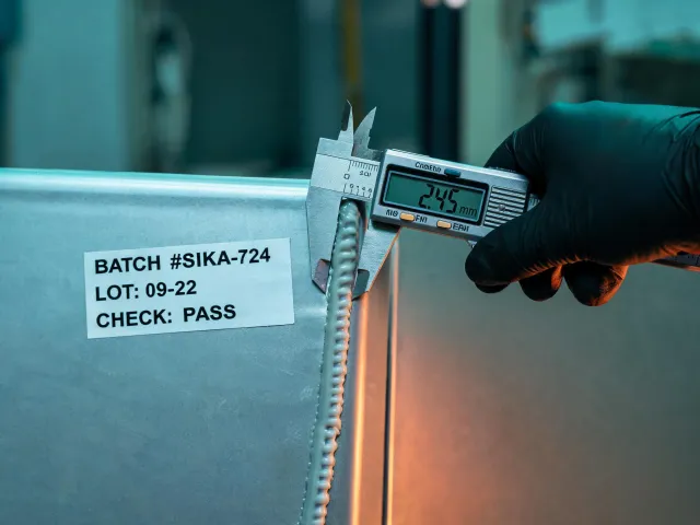 Adhesive bead quality check